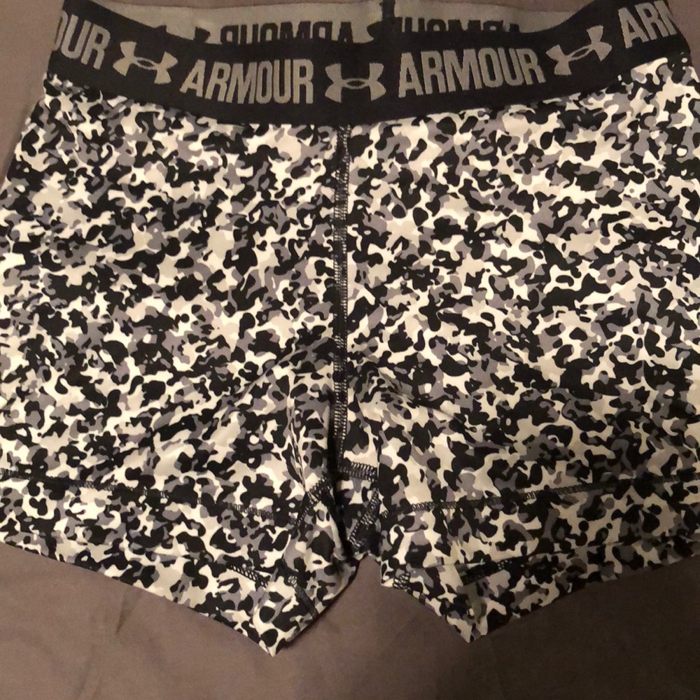 Like new never worn shorts